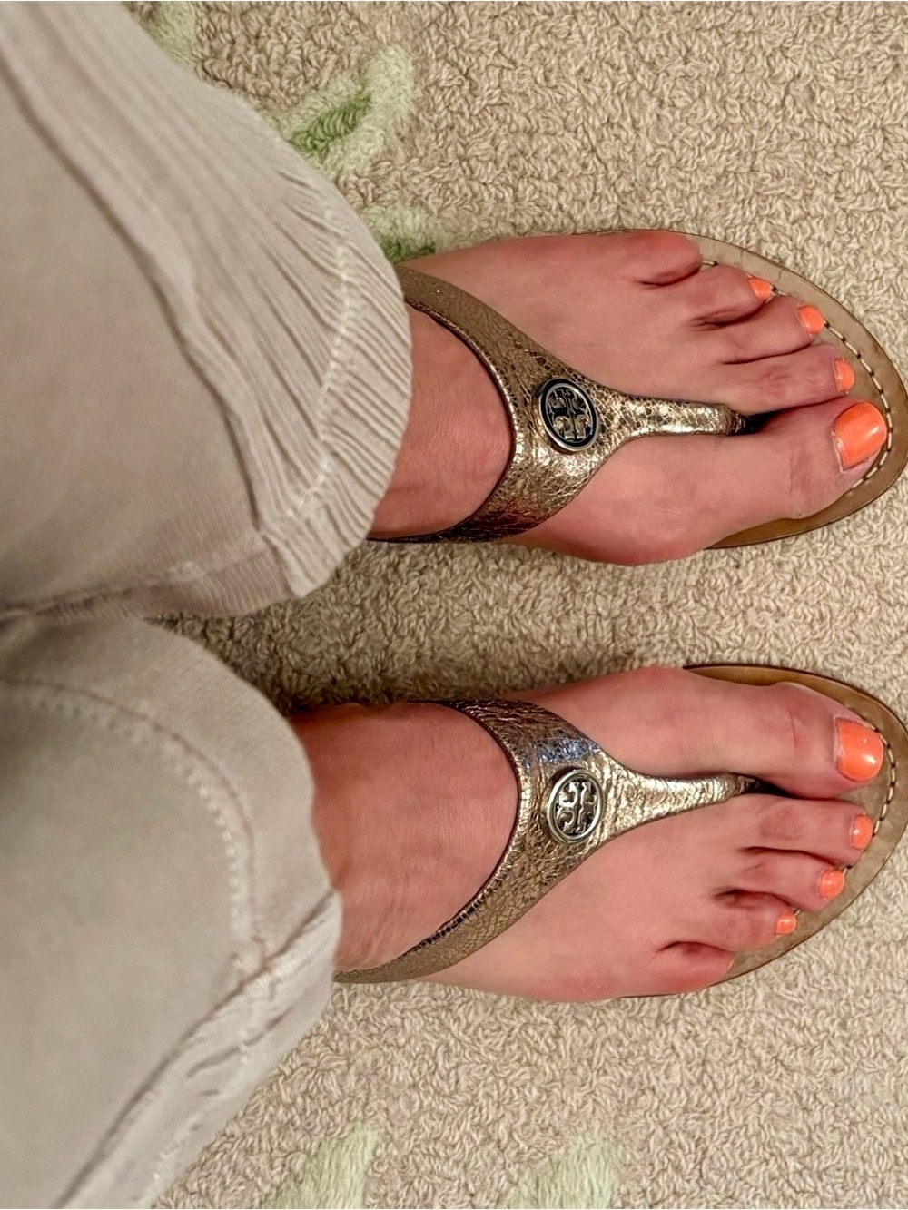 Tory Burch Bronze Metallic Thora Logo Thong Sandals Sz 8